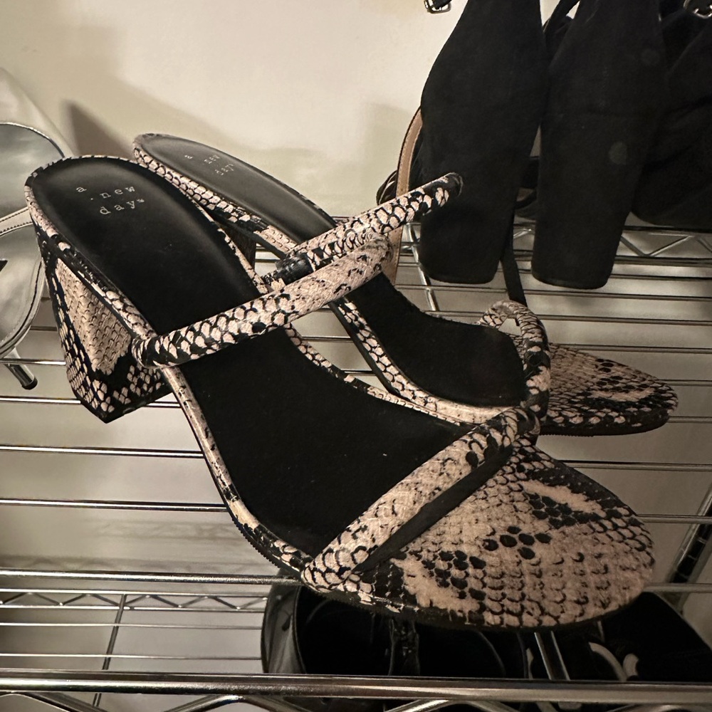Snakeskin thick heels